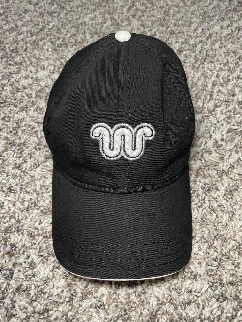 King Ranch Women’s Rhinestone Adjustable Black/White Baseball Cap - Picture 1 of 5